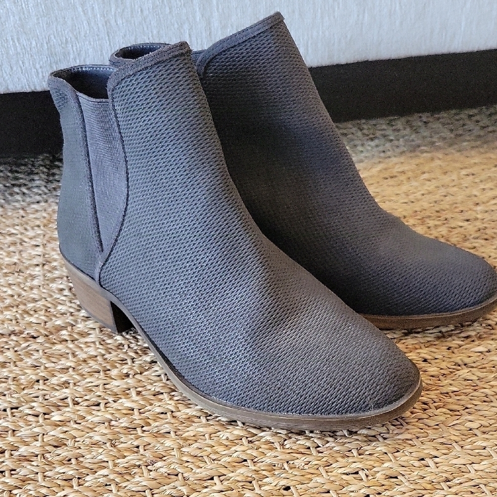 Kensie Gerona Textured Leather Charcoal Ankle Boots Size 8
